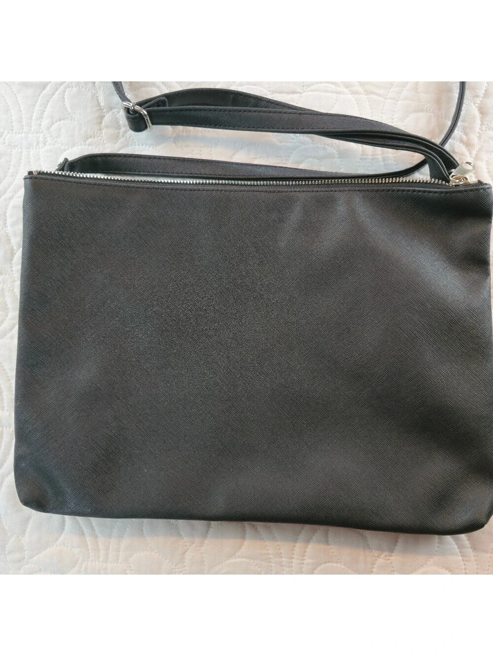 Disney Parks Mickey & Minnie Mouse Kiss Crossbody  Black Silver Faux Leather